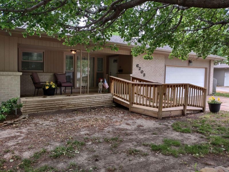 6203 E Oneida Ave, Wichita, KS 67208