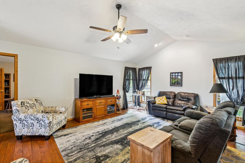 1313 N Broadmoor St, Derby, KS 67037