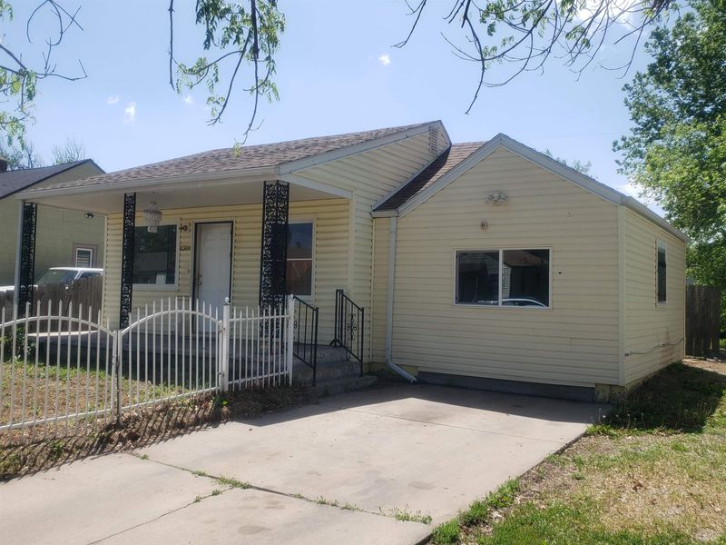 2301 E Mossman Ave, Wichita, KS 67214