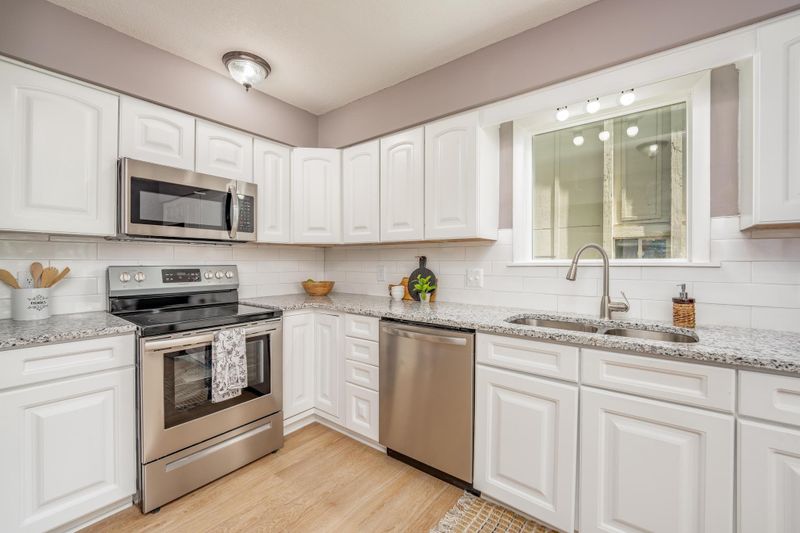 8325 E Harry St Unit 701, Wichita, KS 67207