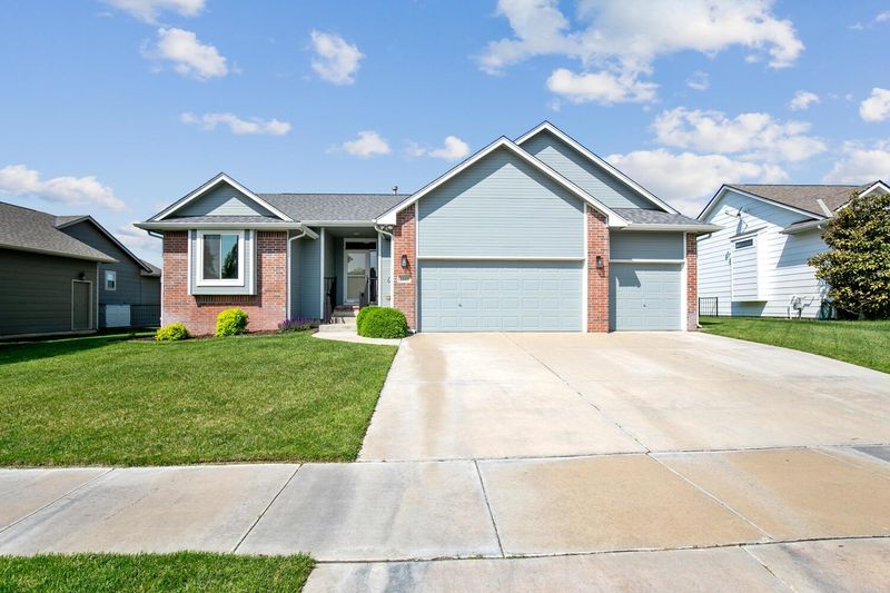 2537 N Fieldstone St, Andover, KS 67002