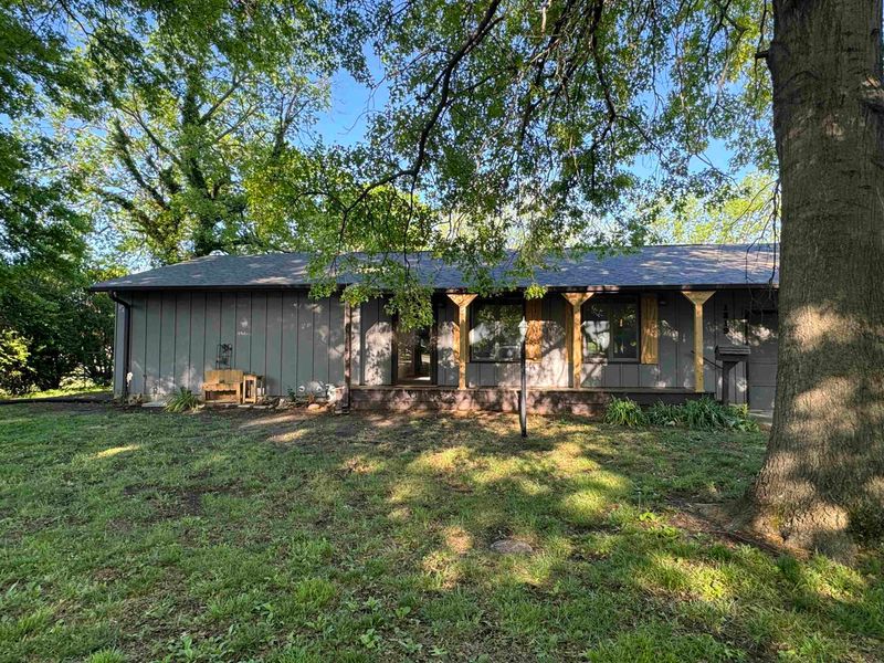 1319 Ritchie St, Winfield, KS 67156