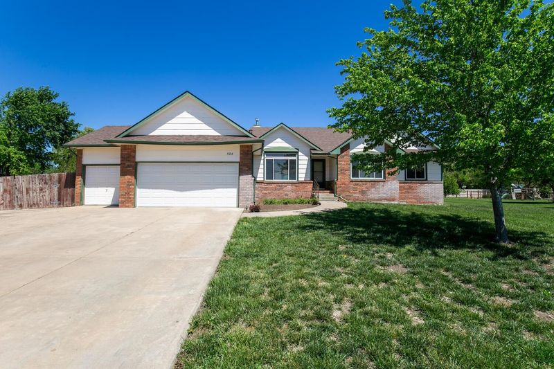 524 E Valley Park Dr, Valley Center, KS 67147