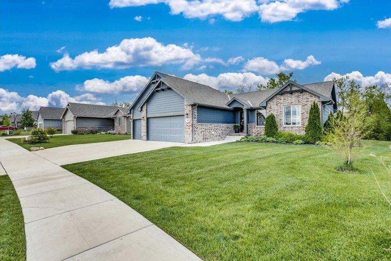 825 Freedom St, Derby, KS 67037