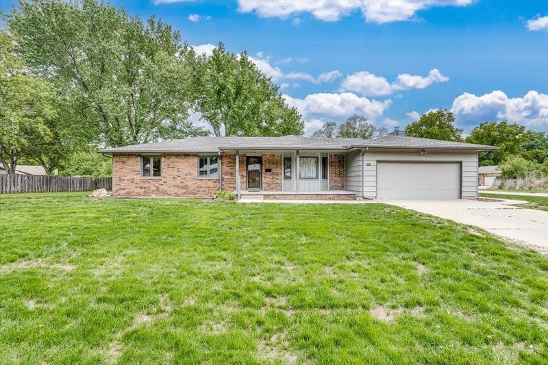 1407 E Blue Spruce Rd, Derby, KS 67037