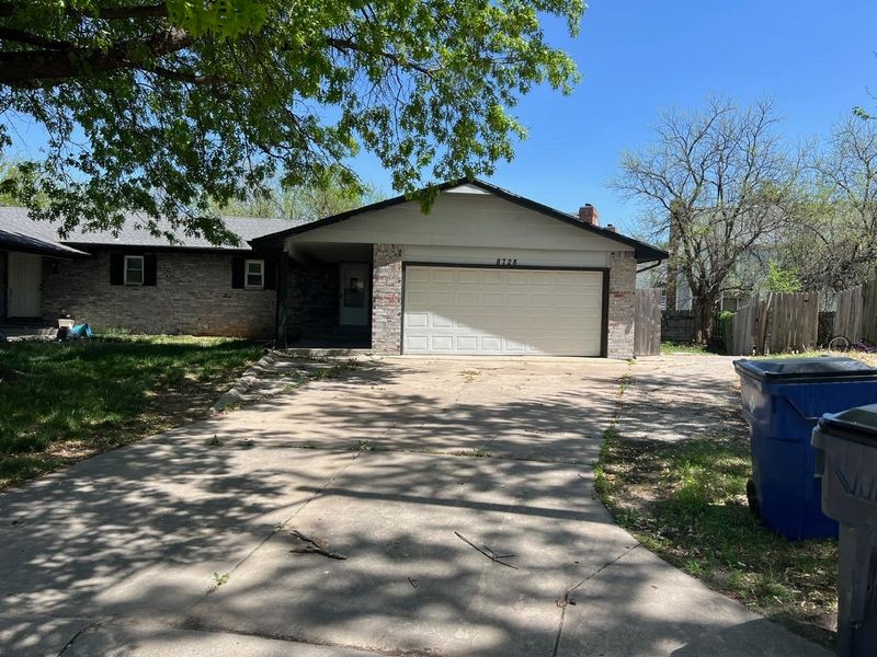 8728 E Arthur Cir, Wichita, KS 67207