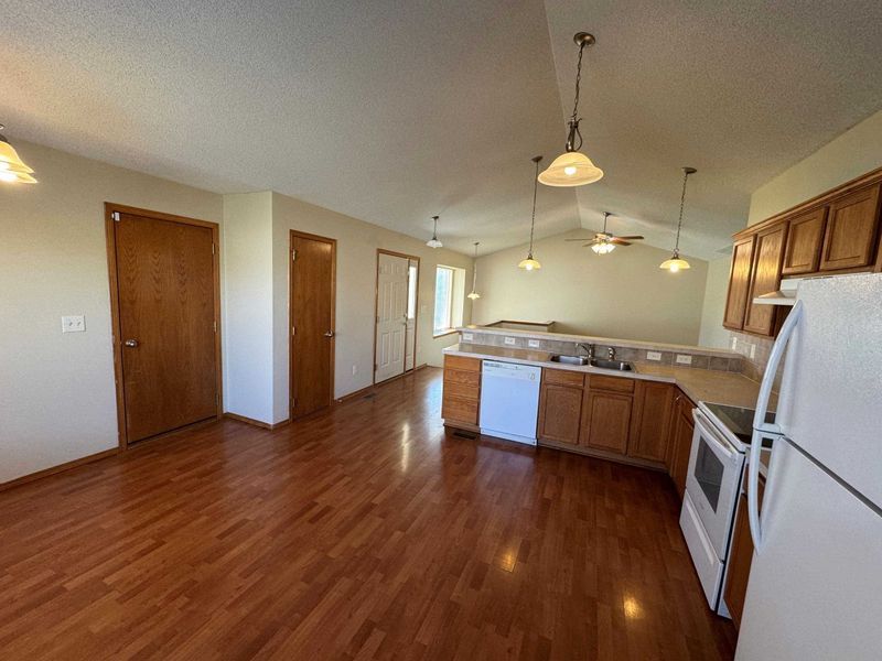 2718 E Old Spring Rd, Derby, KS 67037