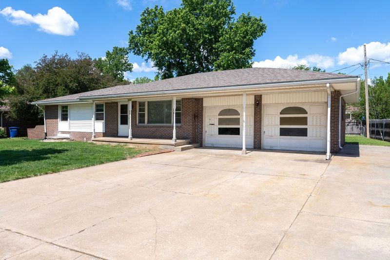 2331 Leigh, Augusta, KS 67010