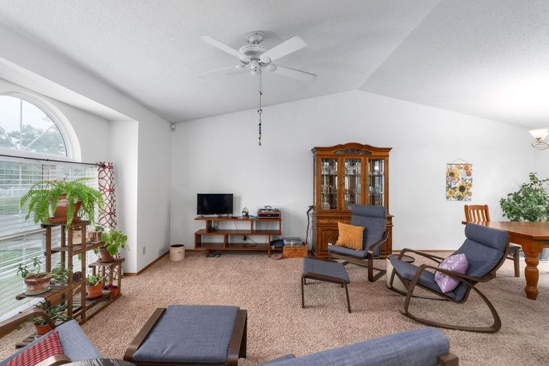 2425 N Old Manor Rd, Wichita, KS 67220