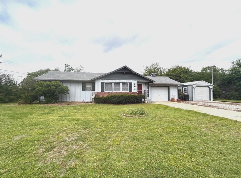 602 N High Dr, Wellington, KS 67152