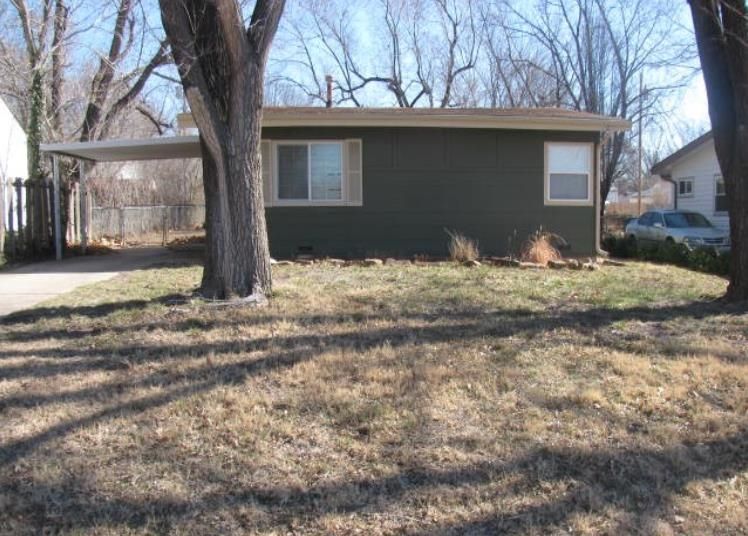 706 S 4th Ave, Mulvane, KS 67110