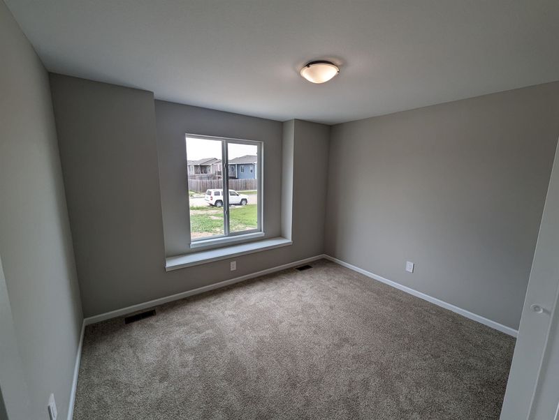 208 Summer Ct, Newton, KS 67114