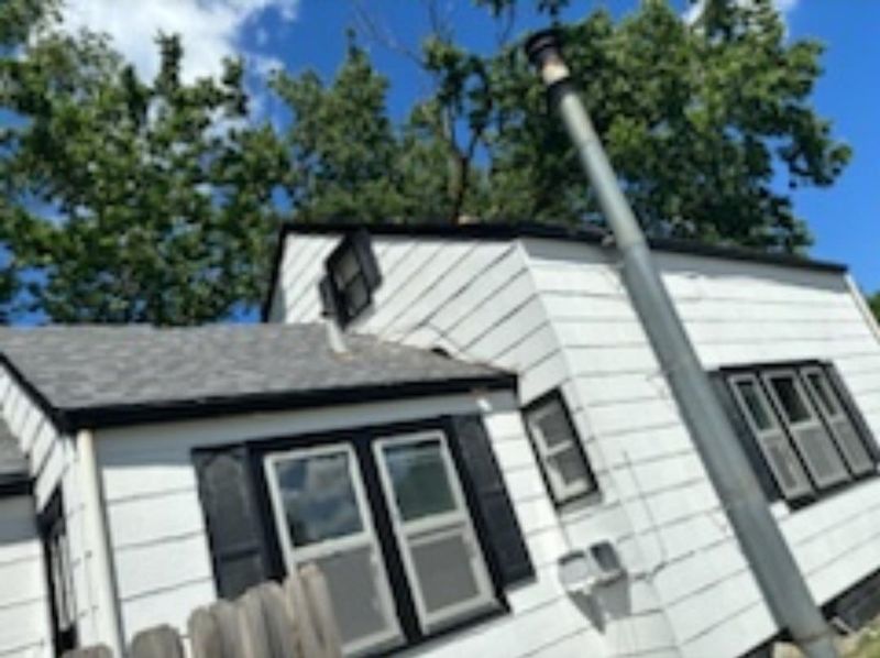 821 E Broadway St, Newton, KS 67114