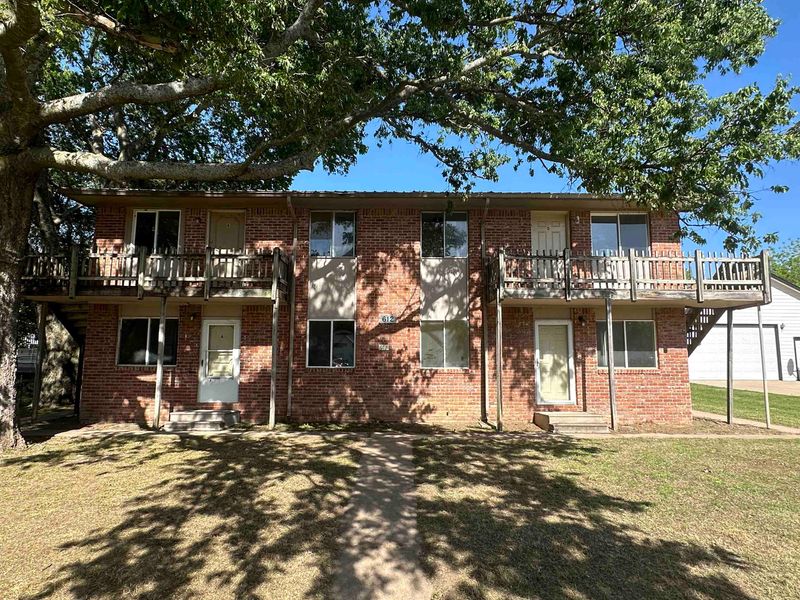 612 S Forest St, Douglass, KS 67039