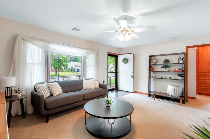 2427 S Bennett Ave, Wichita, KS 67217