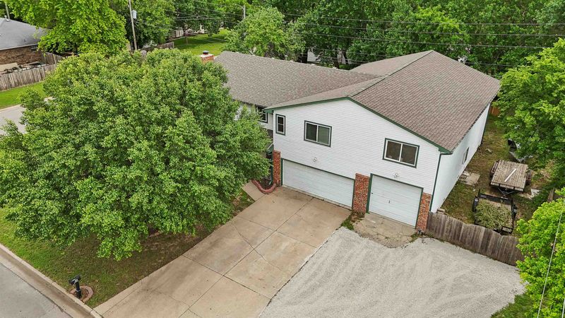 33 E Huntington Rd, Augusta, KS 67010
