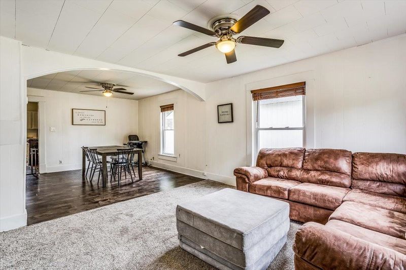 225 N Walnut St, Douglass, KS 67039