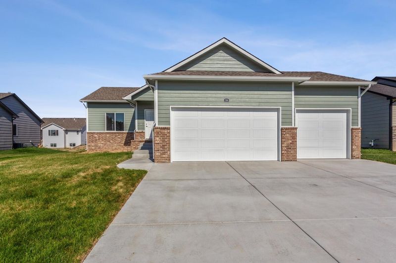 504 N Hidden Ct, Park City, KS 67147