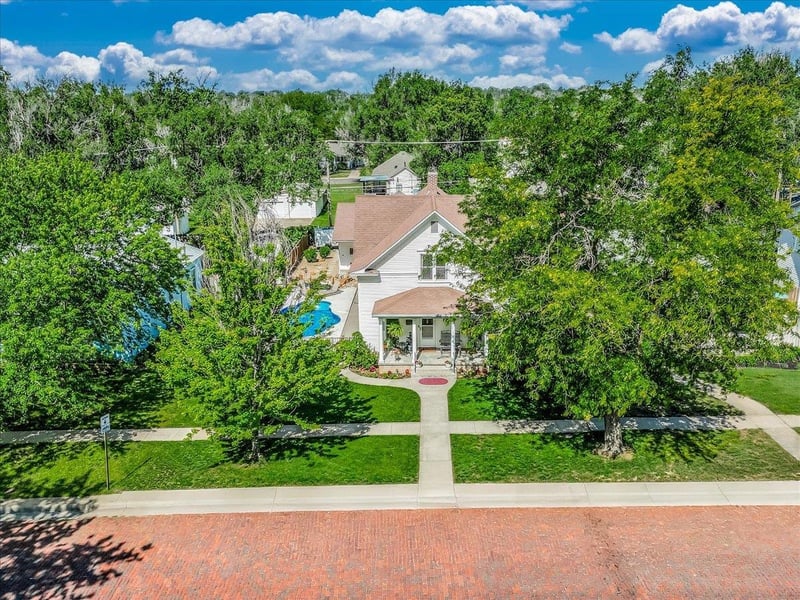 415 N Jackson St, Pratt, KS 67124