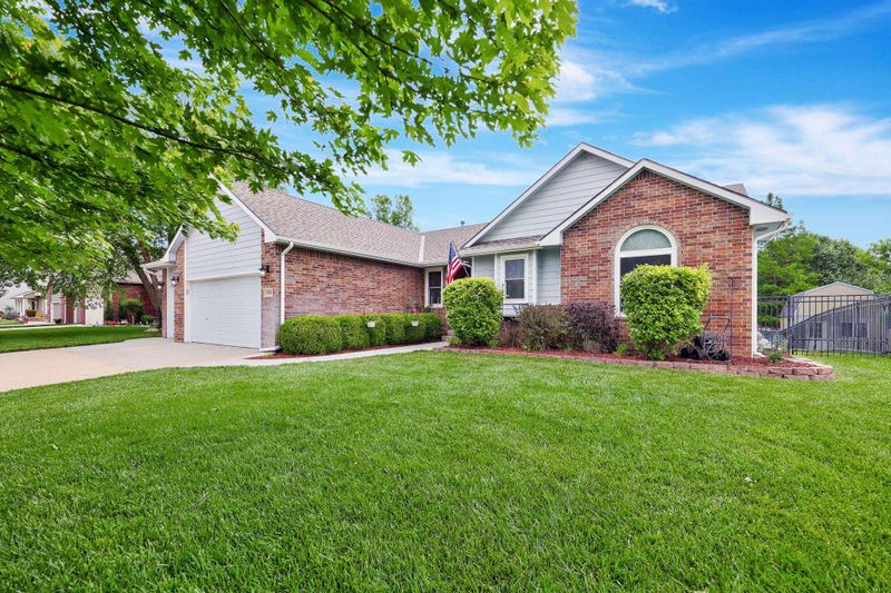 920 N Firefly St, Wichita, KS 67235