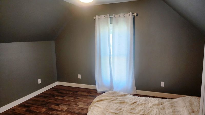 906 E 9th, Newton, KS 67114