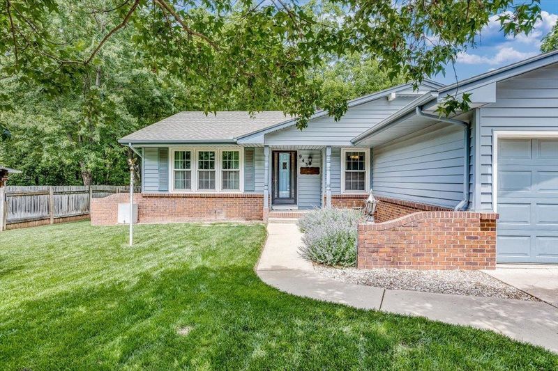 943 N Beaver Trail Rd, Derby, KS 67037