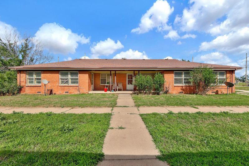 1627 E Crowley St, Wichita, KS 67216