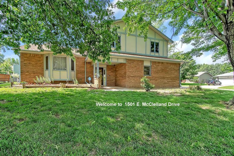1501 E Mcclelland Dr, Derby, KS 67037