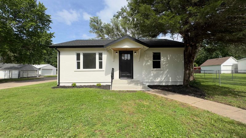1229 N B St, Wellington, KS 67152