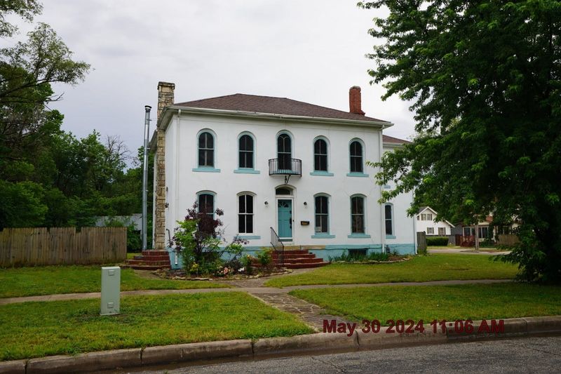 303 E 5th, Newton, KS 67114
