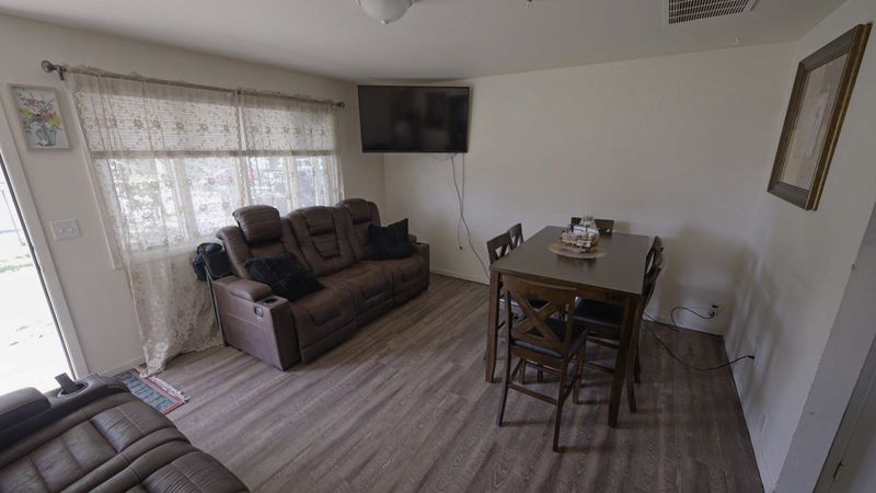 1822 E 50th St S, Wichita, KS 67216