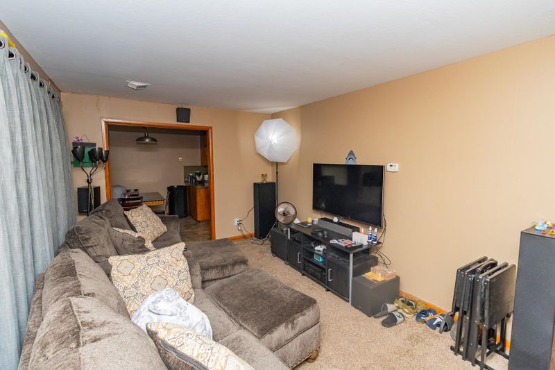 1100 N Lakeview Dr, Derby, KS 67037