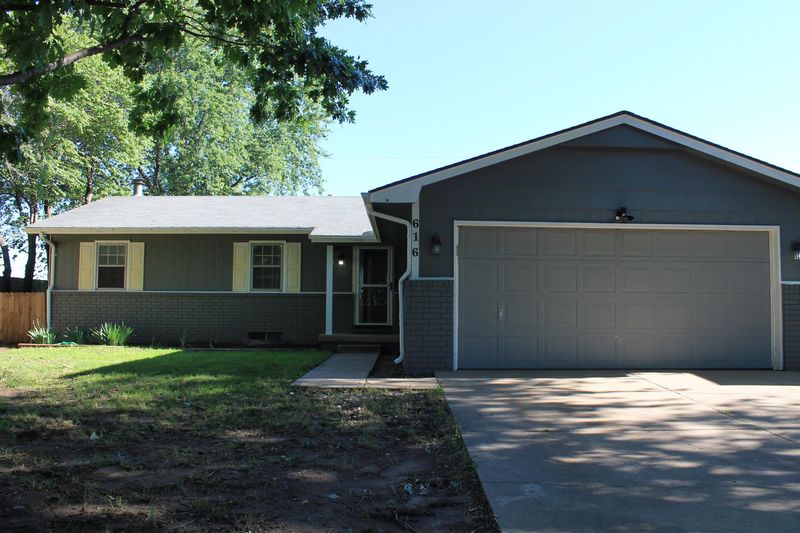 616 E Hemphill Ave, Haysville, KS 67060