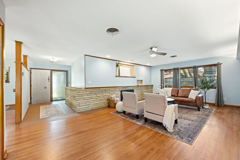 423 Windsor St, Wichita, KS 67218