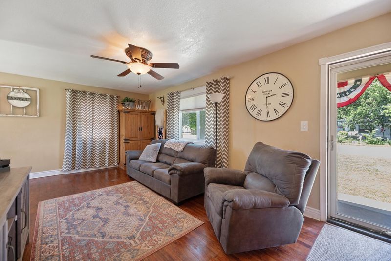 325 E Alice, Haysville, KS 67060