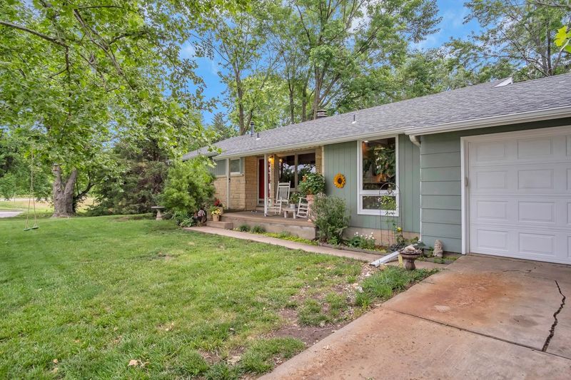 2110 Terrace Dr, Newton, KS 67114