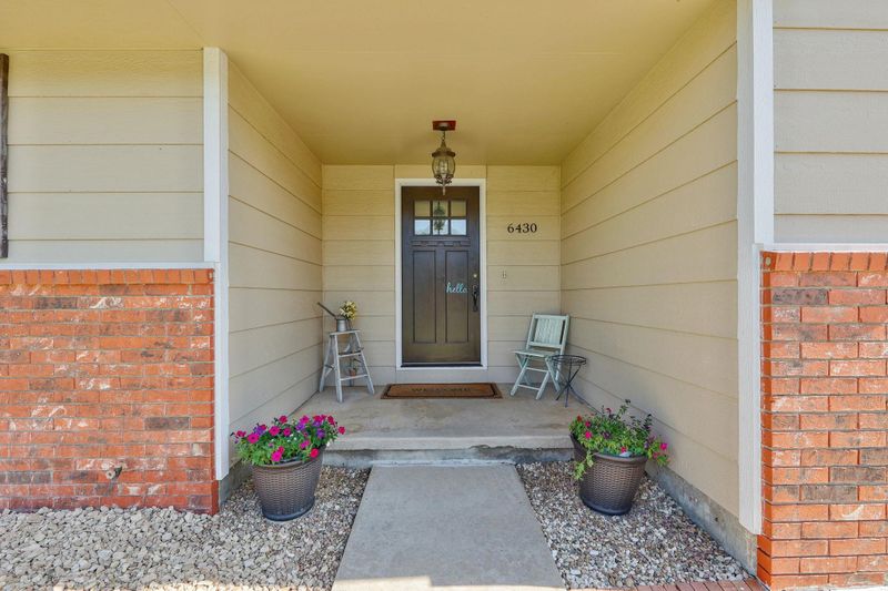 6430 E Perryton St, Bel Aire, KS 67226
