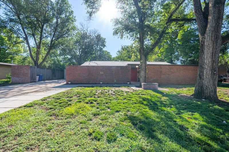 200 S Wayne Ave, Haysville, KS 67060