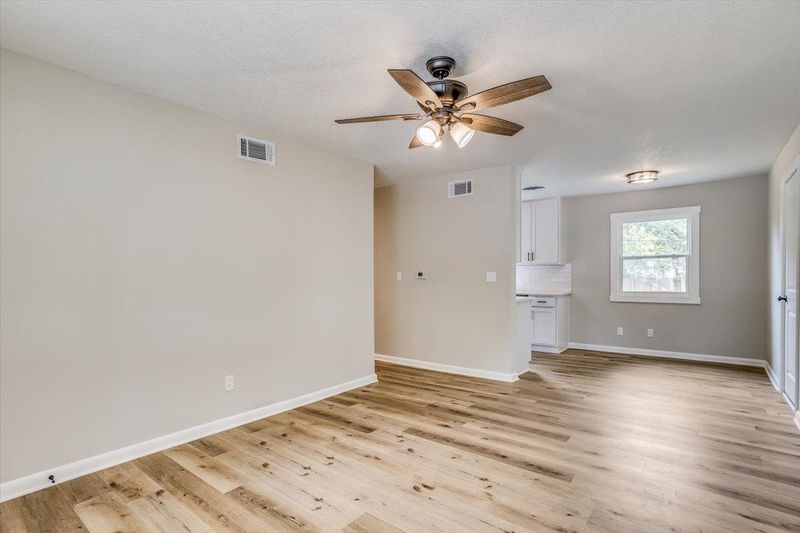 1139 E Crowley St, Wichita, KS 67216