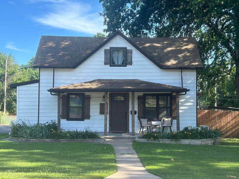 1623 E 11th, Winfield, KS 67156