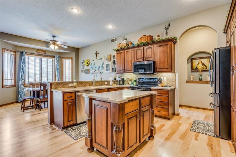 2501 N Fairway Cir, Derby, KS 67037