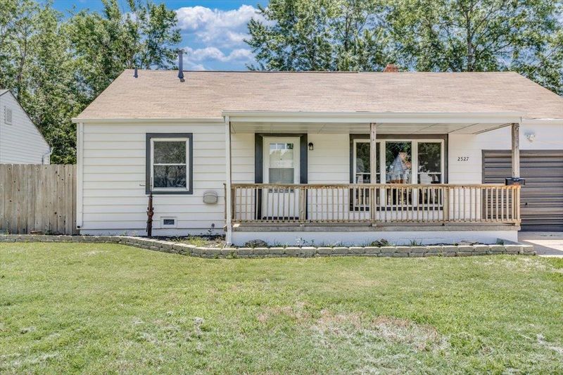 2527 E Sennett St, Wichita, KS 67211