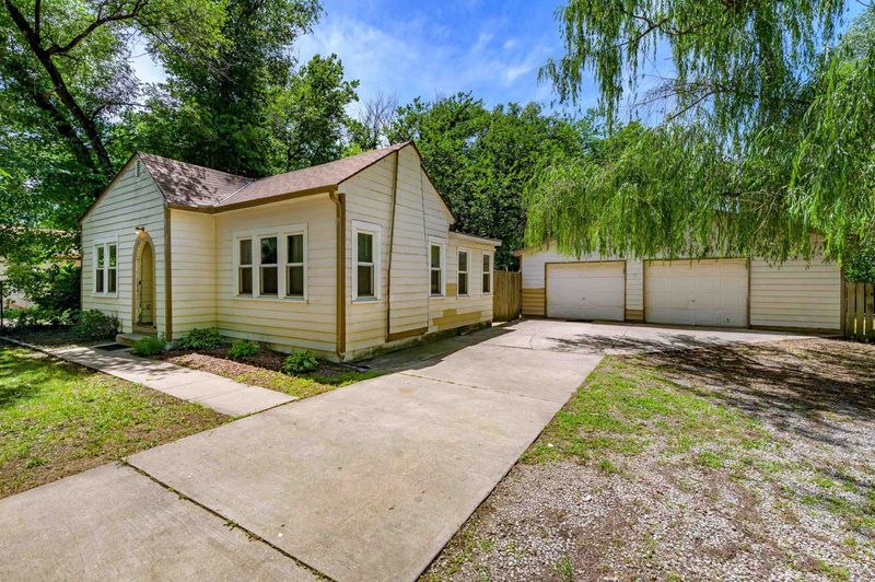 3343 N Fairview Ave, Wichita, KS 67204