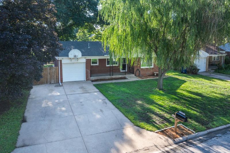 1132 N Kokomo Ave, Derby, KS 67037