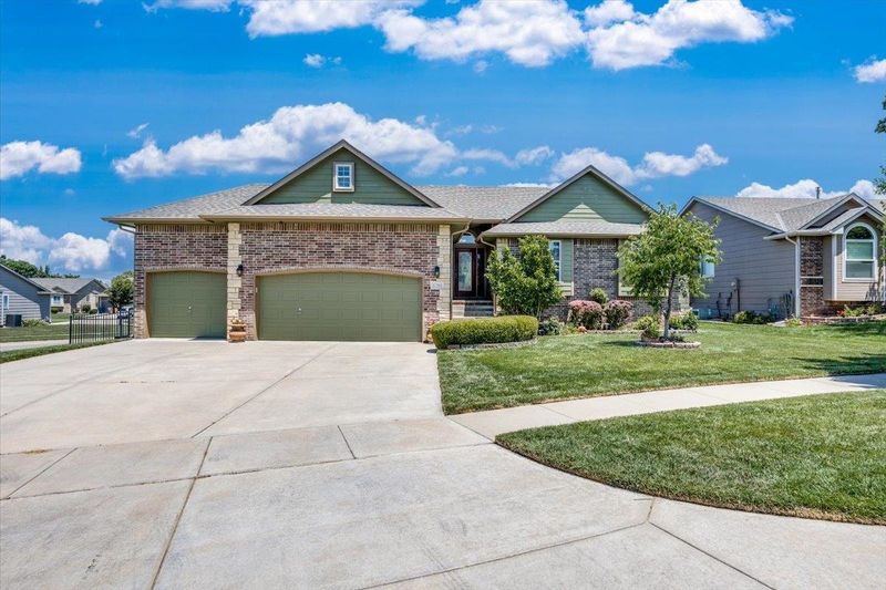 1700 E Pine Grove Ct, Derby, KS 67037