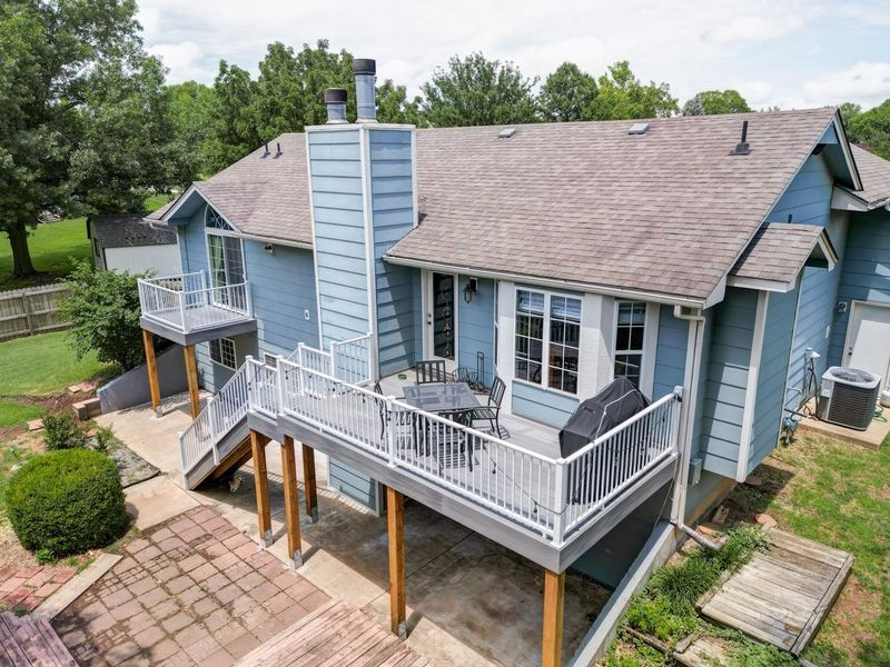 1311 Kickapoo Ct, Winfield, KS 67156