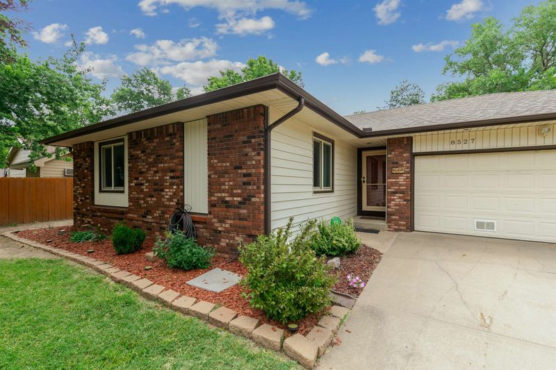 8527 E Scott St, Wichita, KS 67210