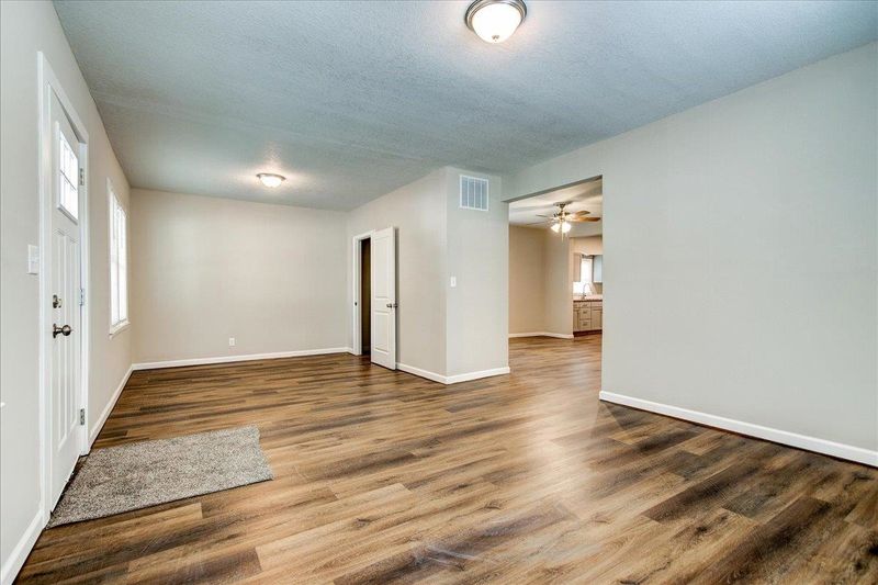 314 S King St, Maize, KS 67101