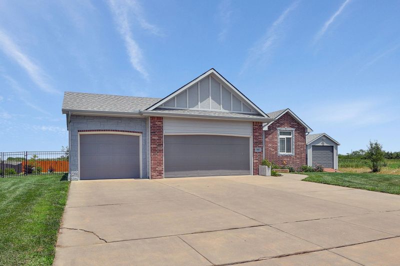 108 W Winterset Cir, Goddard, KS 67052