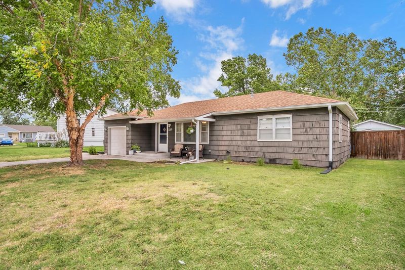 1104 Allison St, Newton, KS 67114